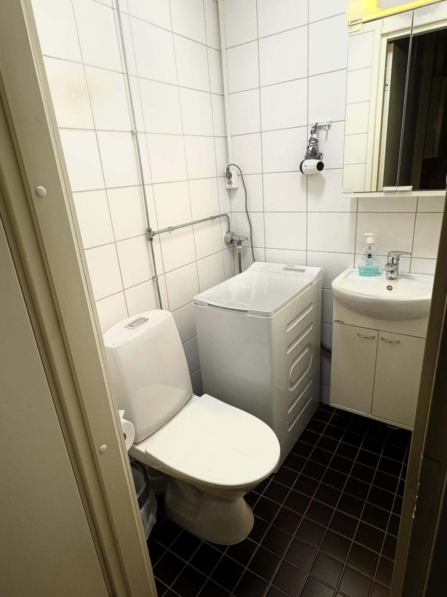 Kotimaailma Apartments Kamppi - 2Br In The City Center With Code Lock Helsinky Exteriér fotografie